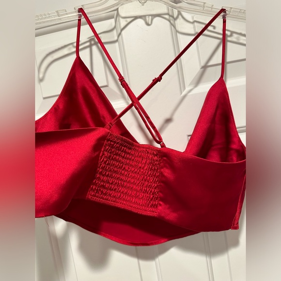 Silk red crop top - Picture 4 of 5